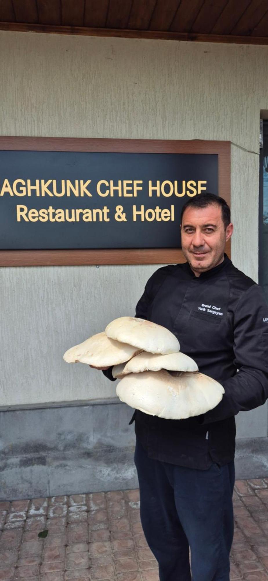 Tsaghkunk Chef House Hotel & Restaurant Sewan Zewnętrze zdjęcie